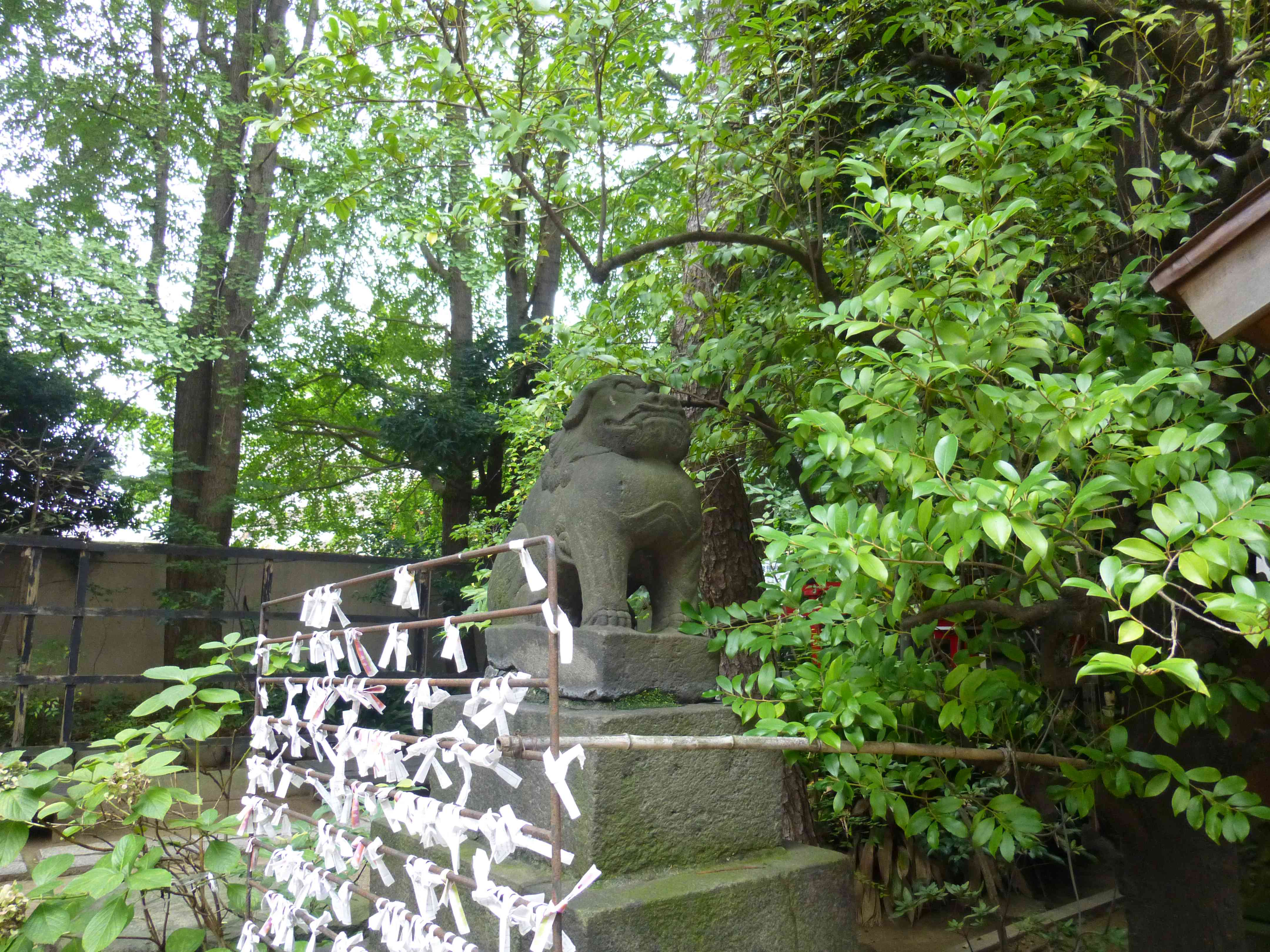 吽形（拝殿前）