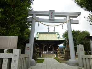 鳥居（平成二十二年十二月吉日建立）