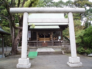 鳥居(昭和三十七年八月吉日 建立)