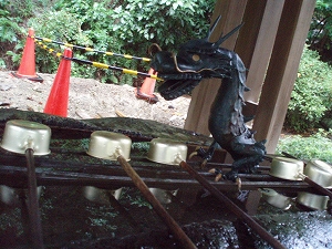 手水屋 ちょっとかわいい龍