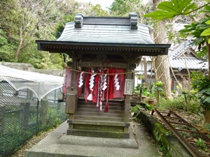 御霊神社