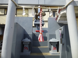 鳥居（平成九年六月吉日建立）